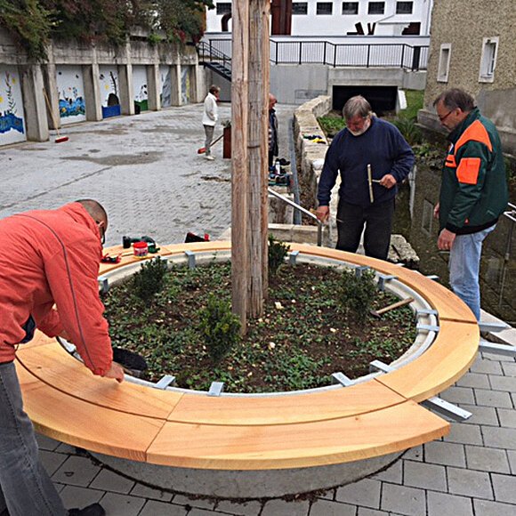 Fertigstellung der Rundbank