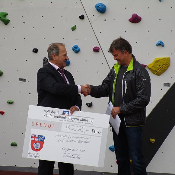 Einweihung "Aussenkletterfläche jurabloc"