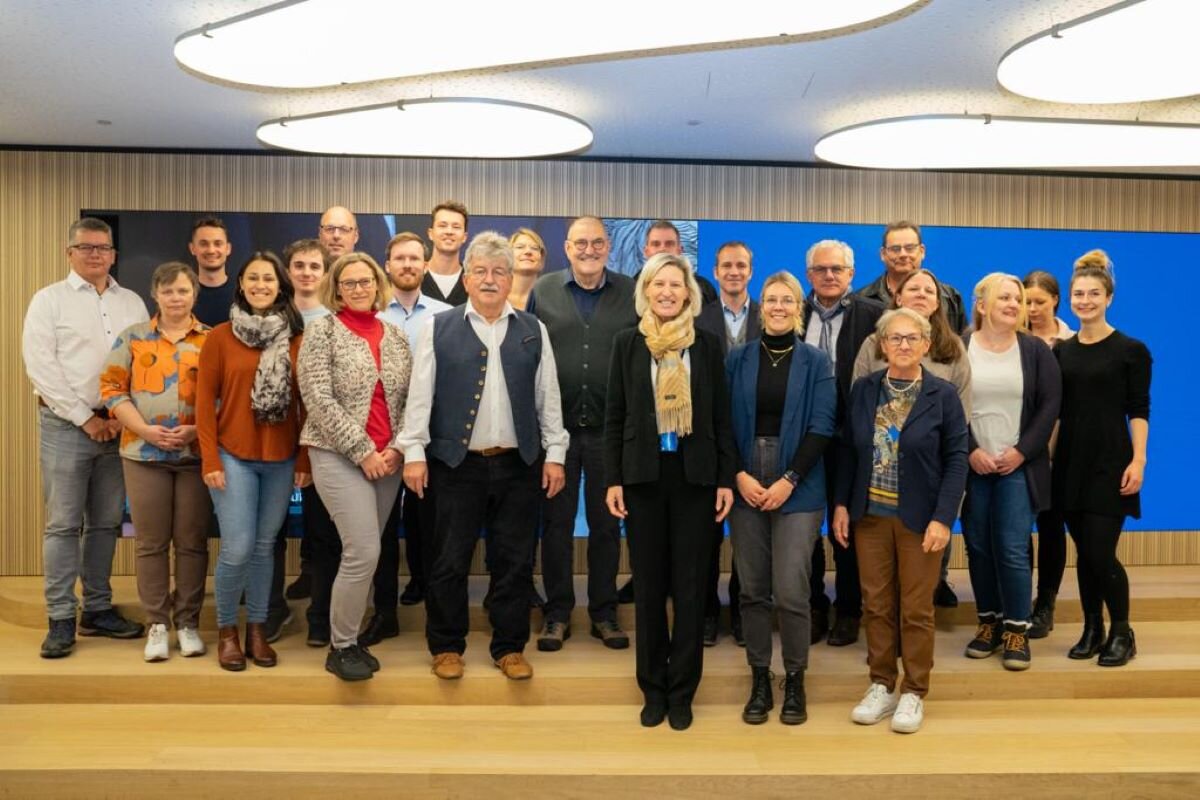 VertreterInnen der LAGen Oberbayern-Nord und Schwaben bei einem Treffen mit MdEP Prof. Niebler in Brüssel